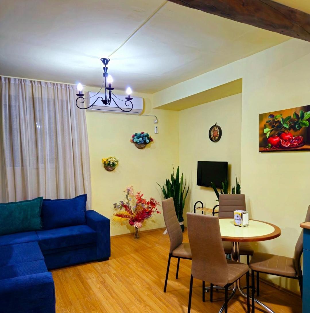 Apartment In The Old District ティビリシ エクステリア 写真