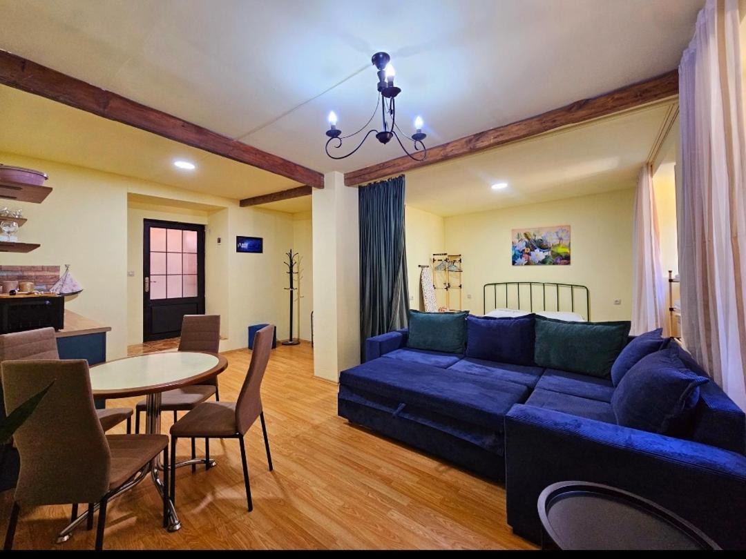 Apartment In The Old District ティビリシ エクステリア 写真